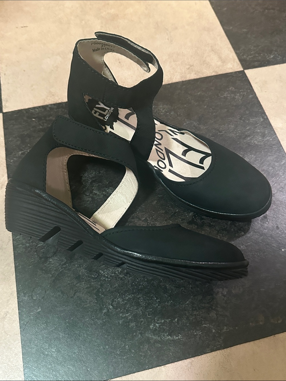 FLY London Piat Black Platform Sandals Shoes Velcro Strap 7 EU 37